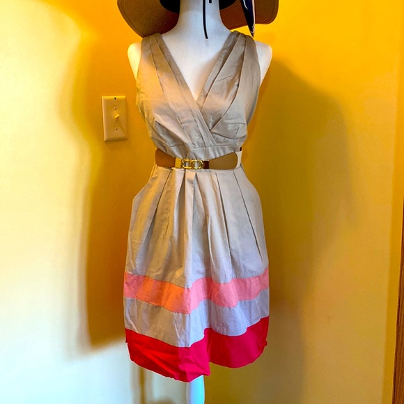 Dress - Picture 1 of 7